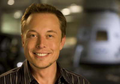 Teslu ani SpaceX už na Facebooku nenajdete. Elon Musk smazal profily svých společností