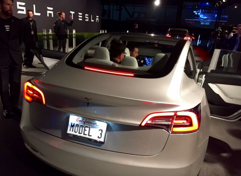 Musk: Do kufru Modelu 3 se vejde i kolo!