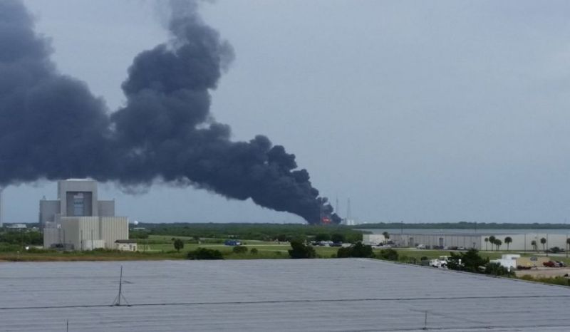 Raketa Falcon 9 společnosti SpaceX vybouchla během testu