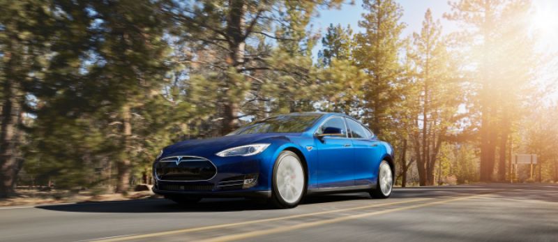 Tesla Model S: nejprodávanější elektromobil listopadu, jakou bude mít letos konkurenci?