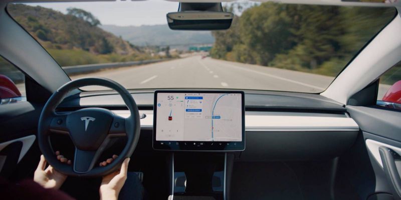 Tesla představila demo nově vylepšeného systému Autopilot