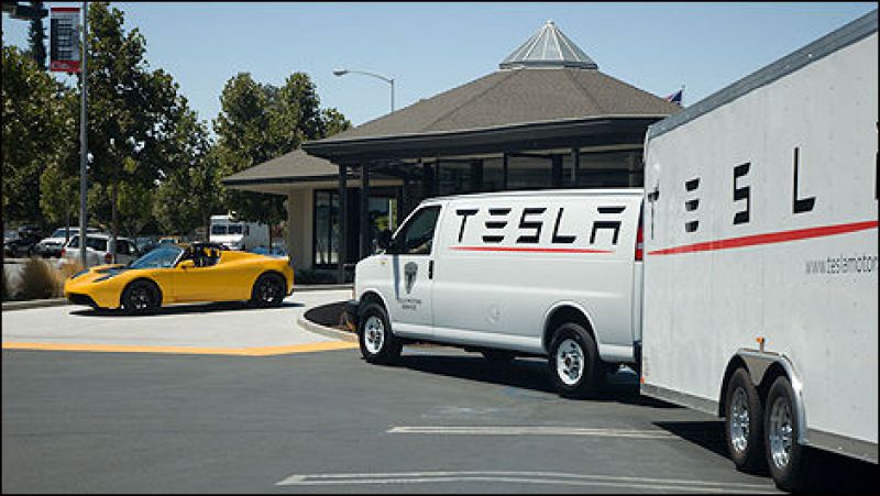 Tesla zrychlí mobilní servis, opravy budou hotové na místě