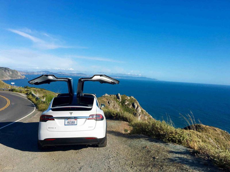 VIDEO: Kolik věcí se vejde do Tesla Model X?