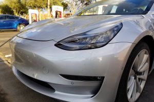 Dnes se začíná vyrábět Tesla Model 3!