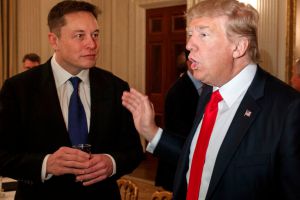 Musk vyhrožuje Trumpovi. Jestli odstoupí od pařížské dohody, přestane mu radit