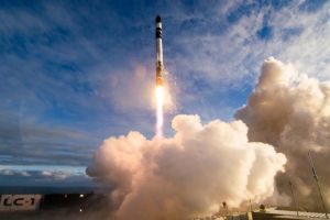 Rocket Lab úspěšně vypustili raketu Electron s nákladem cubesatů