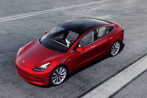 Tesla Model 3 míří do Austrálie a na Nový Zéland. Kdy se dočká Evropa?