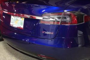 Tesla nabízí vozy Model S P100D ihned k vyzvednutí