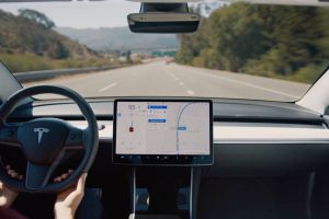 Tesla představila demo nově vylepšeného systému Autopilot