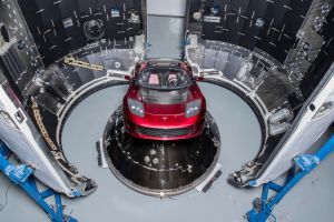 Tesla Roadster se podívá do vesmíru