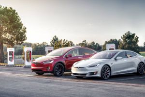 Tesla ukončila éru bezplatného dobíjení