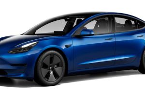 Tesla za cenu Octavie! Automobilka zlevnila své vozy o statisíce korun