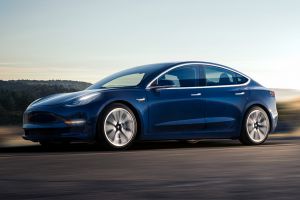 Tesla změnila dodavatele, těšte se na infotainment na Intelu