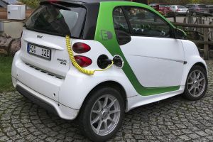 V Číně se vloni prodalo přes 4 miliony elektromobilů, Evropa výrazně zaostává
