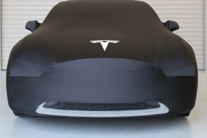 V Tesla store nově ochranný obal na Model 3