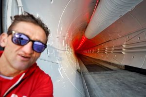 Video: Známý youtuber Casey Neistat se vydal do hlubin tunelu Boring Company