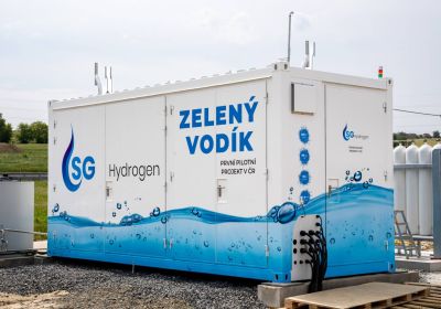 Budoucnost energetiky je tady, v Napajedlech byly vyrobeny první kilogramy vodíku