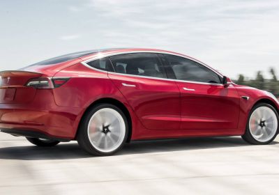 Elektrická Tesla za půl milionu?  Dočkáme se do tří let!