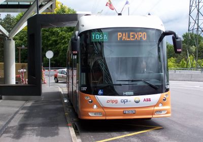 Elektrobus MHD v Ženevě se nabije za pouhých 15 sekund! 