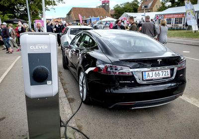 Elektromobily jsou až příliš tiché. Ve městech budou muset vydávat zvuk klasického automobilu.