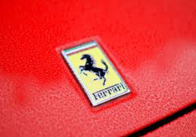 Ferrari podlehlo! Postaví svůj první elektromobil a může za to Tesla!