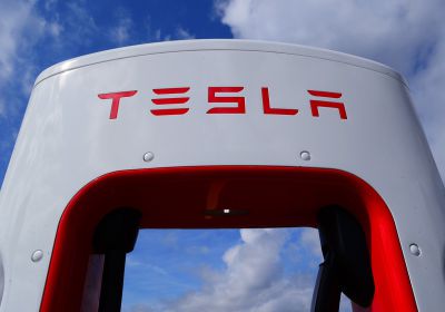 Nedostatek nabíjecích stanic? Tesla nic takového nedopustí, chystá obří projekt