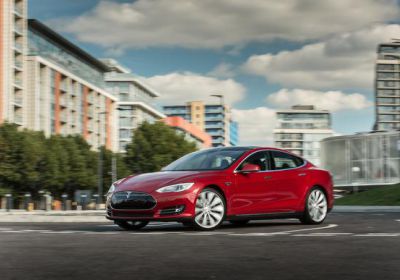 Registrace Tesla Model S vzrůstá, vede pohon všech kol