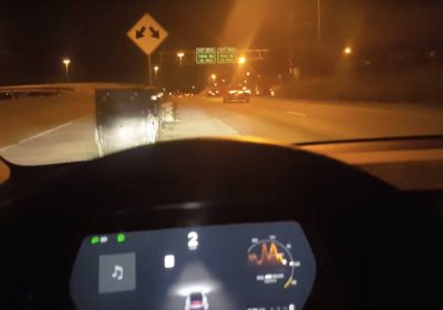 Řidič nebo Autopilot? Tesla se brání odpovědnosti za smrtelnou nehodu Modelu X