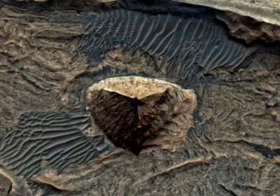 Sonda Mars Reconnaissance Orbiter vyfotila „pyramidu“ na Marsu