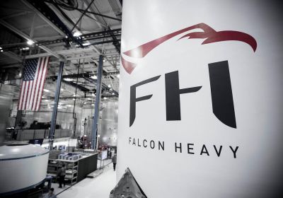 SpaceX Falcon Heavy: Nejvýkonnější funkční raketa světa se připravuje ke startu