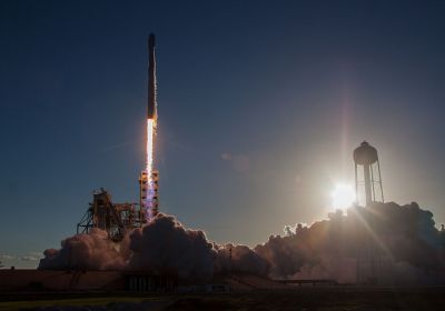 SpaceX potvrdil životaschopnost znovupoužitelných raket. Levnější cesty do vesmíru jsou na dosah!