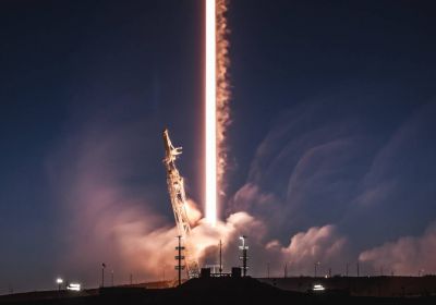 SpaceX úspěšně odstartovala novou éru znovupoužitelných raket