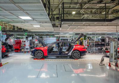 Tesla chce posunout výrobní plán: 500 tisíc aut ročně už během 2018