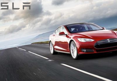Tesla dokončila 1000 mil dlouhou cestu lemovanou Superchargery