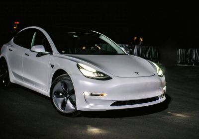Tesla Model 3: 80,5 kWh baterie a 258HP podle zpráv EPA