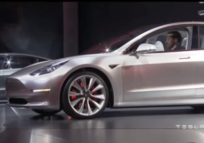 Tesla Model 3 nebude mít v základu dobíjení u Superchargerů zdarma