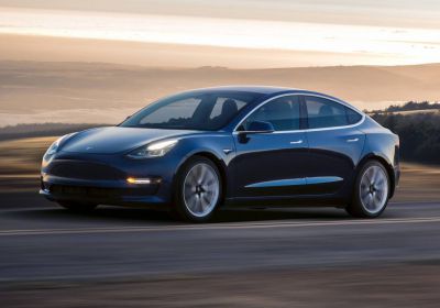 Tesla Model 3 specifikace: dojezd až 500 km, dvě varianty vozů, jeden motor, autopilot
