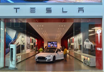 Tesla prodává auta jinak než ostatní a je na to pyšná