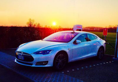 Tesla v praxi IV: Jak vypadá nabíjení a cesty se Superchargery?