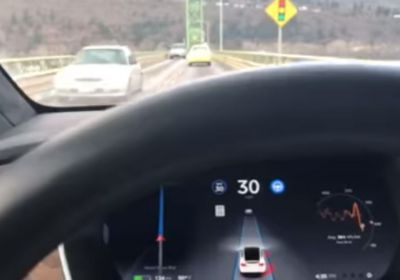 Tesla zahájila update systému Autopilot