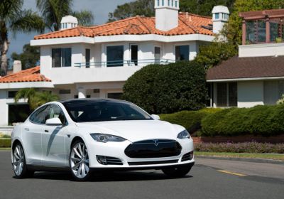 Top Picks 2015 Consumer Reports: Model S má první místo