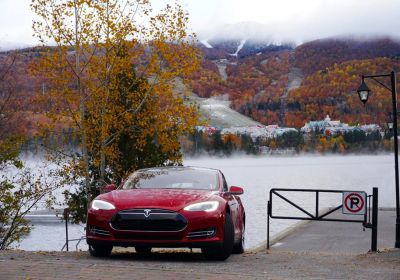 VIDEO: Tesla Summon (oficiálně)