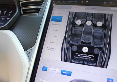 VIDEO: Tesla vydala nový update pro Tesla Model X