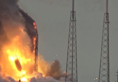 Výbuch rakety SpaceX mohlo podle Muska způsobit „něco jiného”