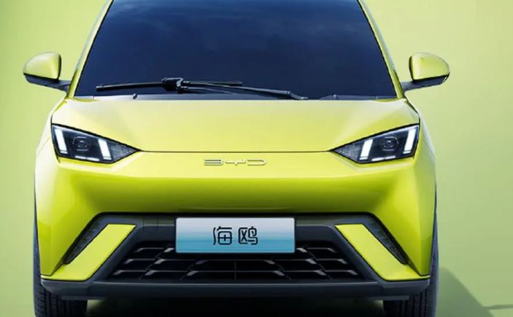 Přelomový elektromobil je tu, s cenou 250 tisíc Kč jde na dračku!