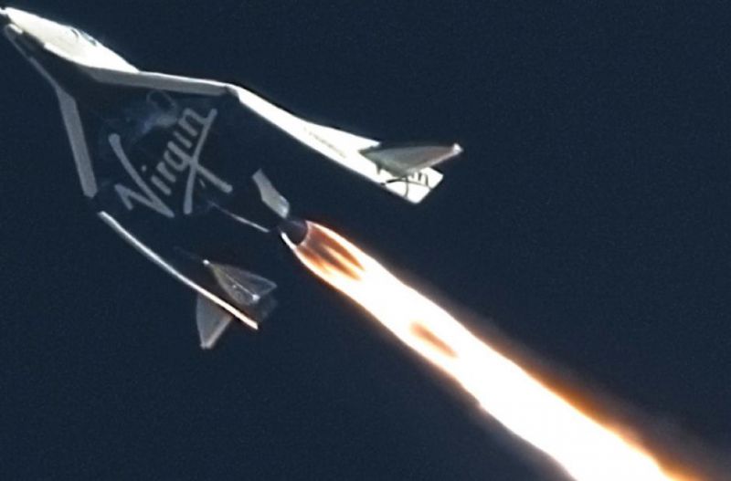 Cestovní raketoplán SpaceShipTwo poprvé dosáhl kosmického prostoru