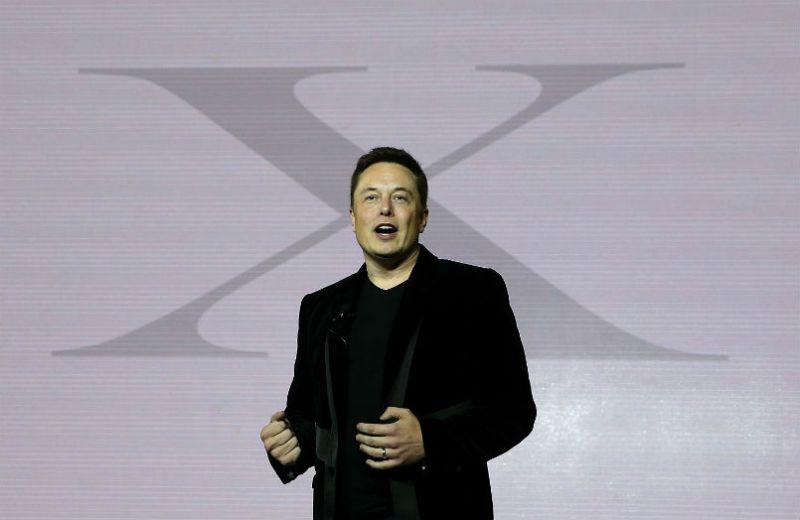 Elon Musk: Musíme regulovat umělou inteligenci dřív, než bude pozdě