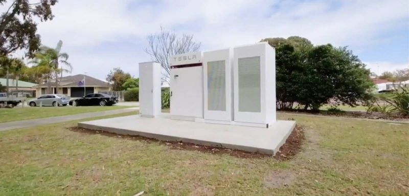 Energie téměř zdarma pro 52 domácností v Austrálii díky Tesla Powerpack