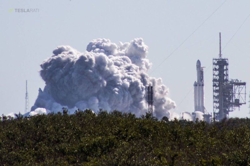 Falcon Heavy se probudil k životu