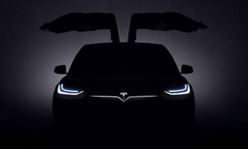 Model X je tady!